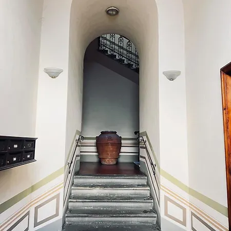 Retro Revival Loft In شقة