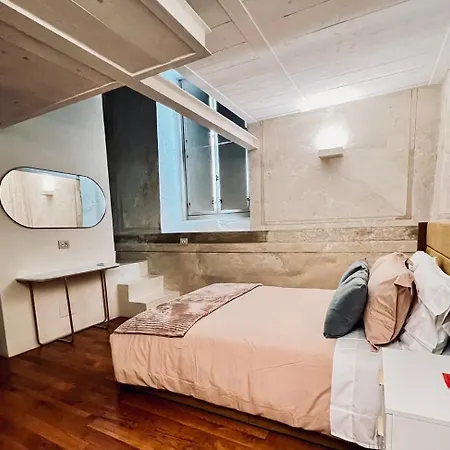 Retro Revival Loft In Arezzo